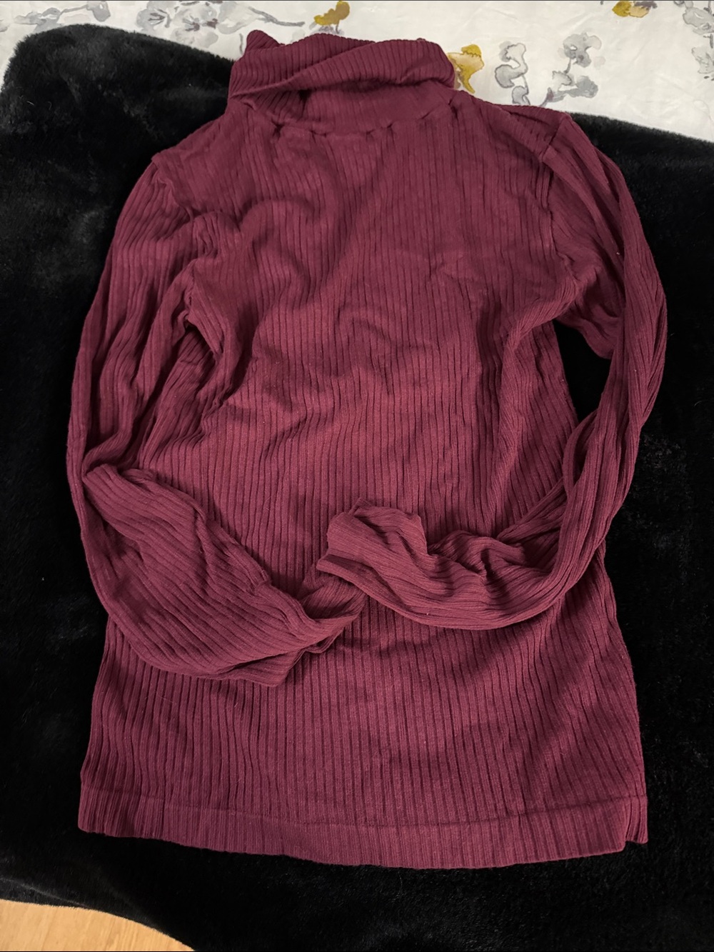 Women's Ribbed Turtleneck Sweater - Wine Burgundy
